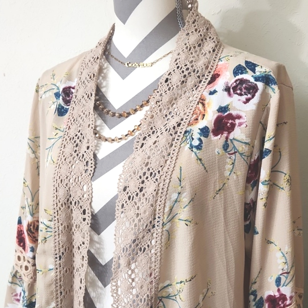 Floral Lace-Trim Open Front Cardigan - Blush Pink - Picture 3 of 14